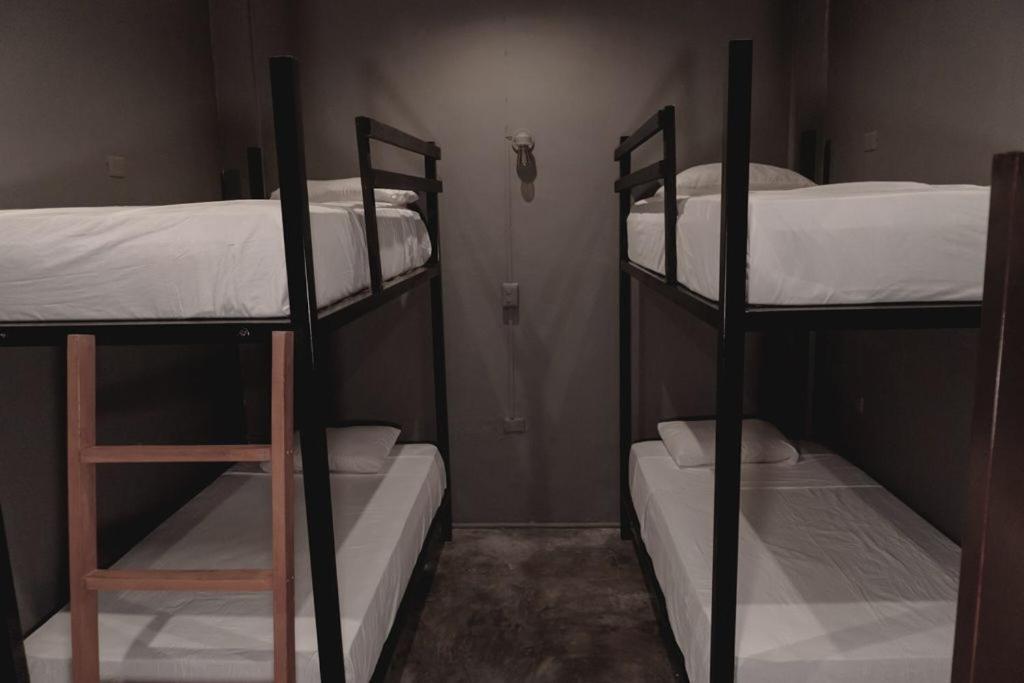 בקאלאר Hostel Local2 מראה חיצוני תמונה